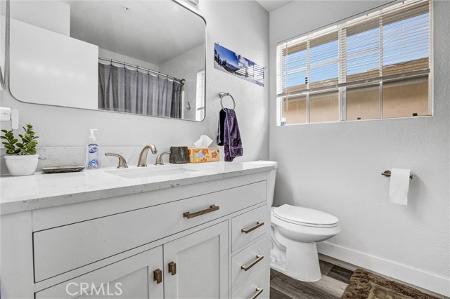 517 Orilla Walk, Oxnard CA: https://media.crmls.org/medias/658c3c57-5483-4a39-8fa0-dd01f3a4169d.jpg