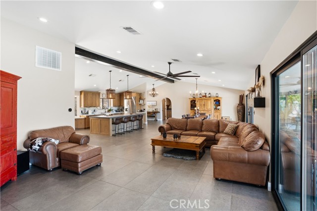 Detail Gallery Image 7 of 69 For 30861 Blackhorse Dr, Canyon Lake,  CA 92587 - 4 Beds | 2/1 Baths