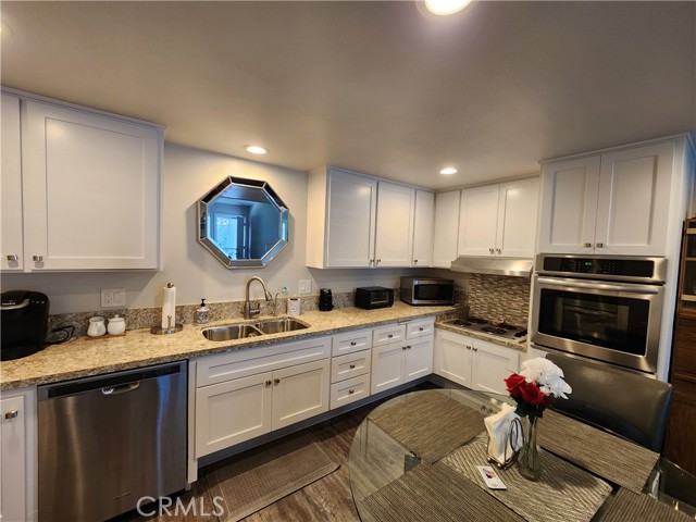 Detail Gallery Image 6 of 21 For 13721 Alderwood Lane #28 E M3,  Seal Beach,  CA 90740 - 1 Beds | 1 Baths