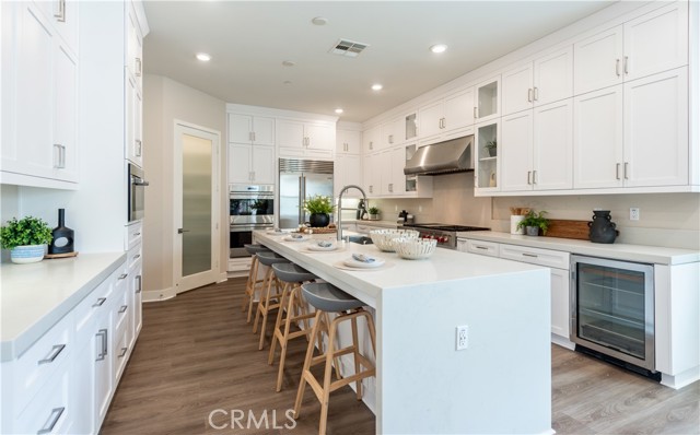54 Sagan Way, Irvine CA: https://media.crmls.org/medias/658d6457-4c35-459c-8bf8-b75668d7c403.jpg