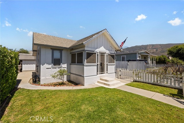 435 S Palm Avenue, Santa Paula CA: https://media.crmls.org/medias/658d8615-ba97-4029-82a8-33d0096e6d67.jpg