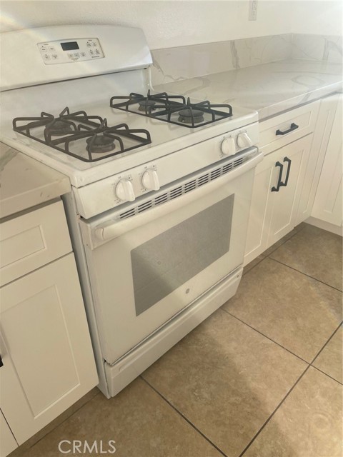 Detail Gallery Image 11 of 17 For 738 Verona Ave, San Jacinto,  CA 92583 - 2 Beds | 2 Baths