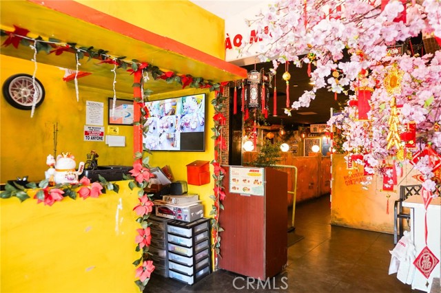 12342 Brookhurst St, Garden Grove CA: https://media.crmls.org/medias/658db809-fb1a-4789-b2c4-76cb1b639019.jpg