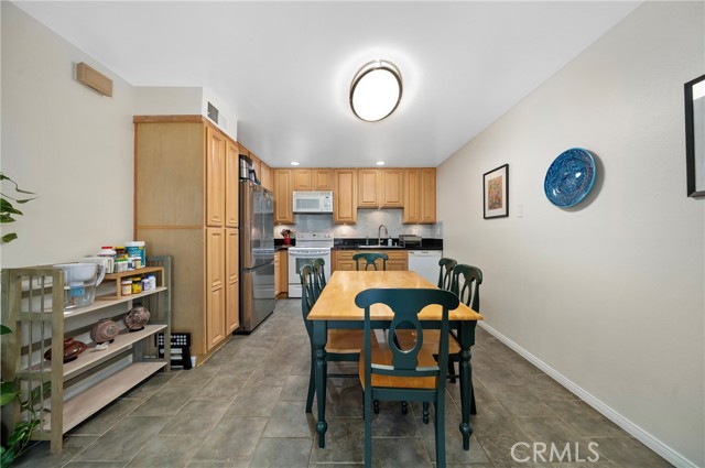 Detail Gallery Image 8 of 29 For 1318 E Fairgrove Ave, West Covina,  CA 91792 - 3 Beds | 2 Baths