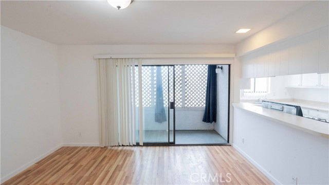 Detail Gallery Image 10 of 22 For 14610 Erwin St #304,  Van Nuys,  CA 91411 - 2 Beds | 2 Baths