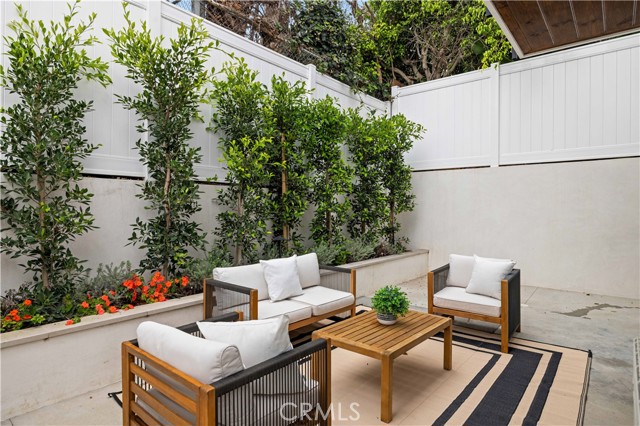 1212 19th Street, Hermosa Beach, California 90254, 4 Bedrooms Bedrooms, ,4 BathroomsBathrooms,Residential,For Sale,19th,SB26062974