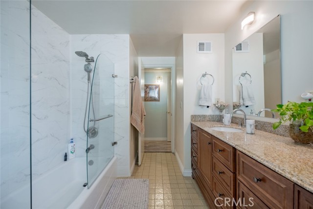 Detail Gallery Image 14 of 31 For 10836 Darby Ave, Porter Ranch,  CA 91326 - 4 Beds | 2 Baths