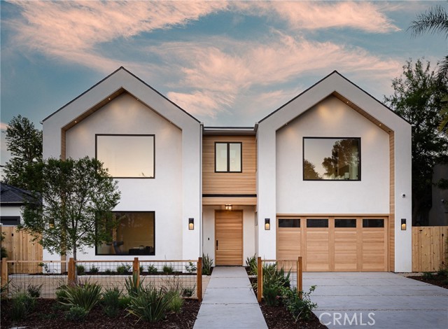 Detail Gallery Image 1 of 39 For 4936 Strohm Ave, Toluca Lake,  CA 91601 - 6 Beds | 6/1 Baths