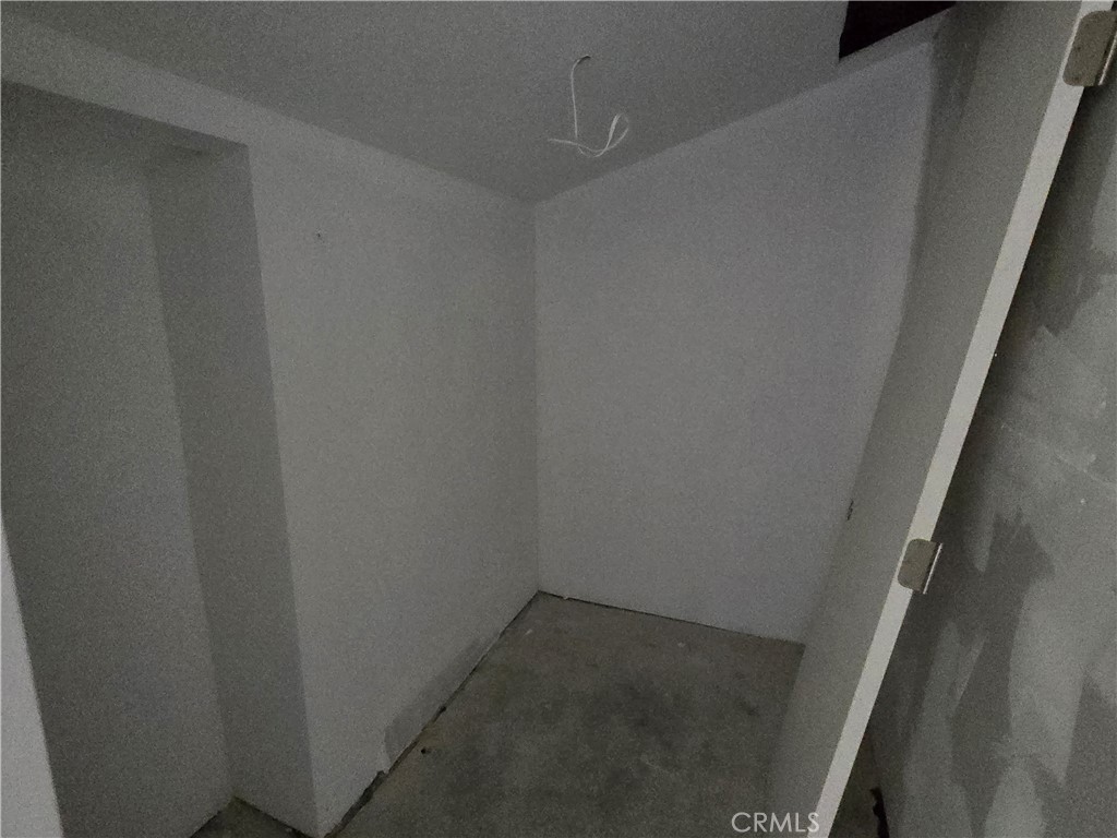 https://media.crmls.org/medias/6590b251-9da5-402b-80ab-0b9fef1df859.jpg?preset=X-Large
