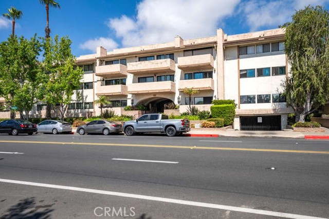 12300 Montecito Road, Seal Beach CA: https://media.crmls.org/medias/659171aa-1747-4988-ab09-93827062d3bc.jpg