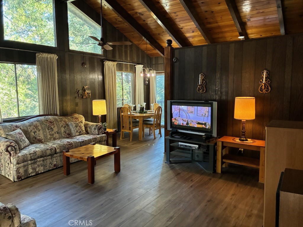 https://media.crmls.org/medias/659333ed-d176-49b8-997a-70b359c32139.jpg?preset=X-Large