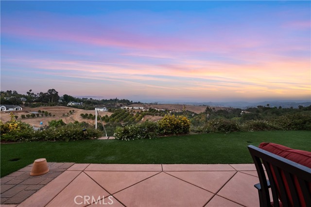 255 Puerta De Lomas, Fallbrook CA: https://media.crmls.org/medias/65936a61-0364-4d70-ac07-44e5034e3696.jpg