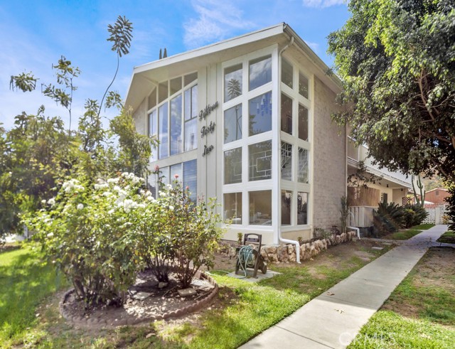 1542 Riverside Drive D Glendale, California WOW!! LOCATION COSMETIC FIXER CONDO LOCATED IN THE PRESTIGIOUS RANCHO DISTRICT ON THE BURBANK/GLENDALE BORDER! Lowest priced condominium currently on the market in either Glendale or Burbank! Beautiful Mid-Century Modern building professionally managed with only 7 units. Front, upstairs unit with access through a glass enclosed atrium. Upon entry, striking, light-filled space with high ceilings and a huge picture window looking out onto the lovely Rancho neighborhood and surrounding Verdugo mountains. Kitchen needs updating but is open to the Living room complete with convenient Dining Bar. Full Bath with shower over tub that also needs updating. Good size Bedroom with huge wall to wall sliding mirrored door closet space. Complex features carport parking space and inviting heated, enclosed pool. FANTASTIC OPPORTUNITY FOR A FIRST TIME BUYER TO GAIN HOMEOWNERSHIP IN A SUPERIOR LOCATION. Easy access to the 5 & 134 freeways, Griffith Park/LA Zoo and LA Equestrian Center.