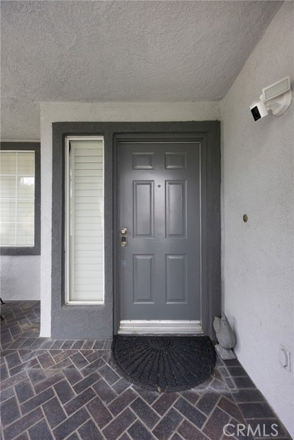 870 E Bermuda Dunes Court, Ontario CA: https://media.crmls.org/medias/6593a5e6-416d-4768-a88c-ee16877c5499.jpg