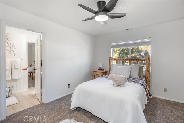 43144 Moonridge Road, Big Bear Lake CA: https://media.crmls.org/medias/6593b07f-9e8f-4317-b911-0fba5e671b2e.jpg