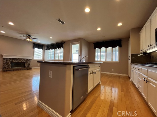 Detail Gallery Image 6 of 24 For 1431 Red Bird Ct, Redlands,  CA 92374 - 4 Beds | 3 Baths