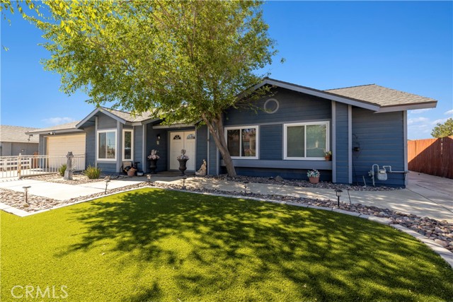 Detail Gallery Image 1 of 18 For 13543 Avenal St, Hesperia,  CA 92345 - 4 Beds | 2 Baths