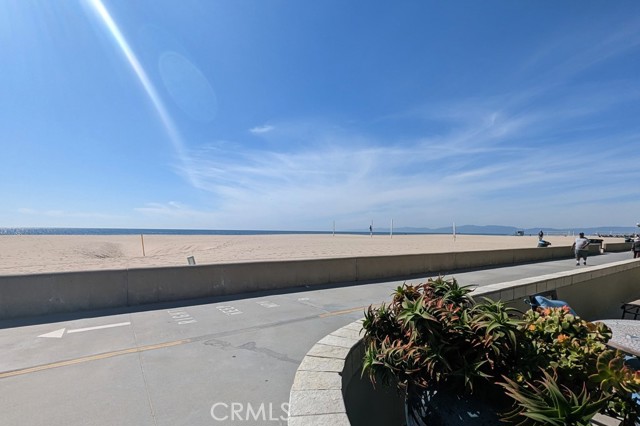 47 21st Court, Hermosa Beach, California 90254, ,Residential Income,For Sale,21st,SB24055324