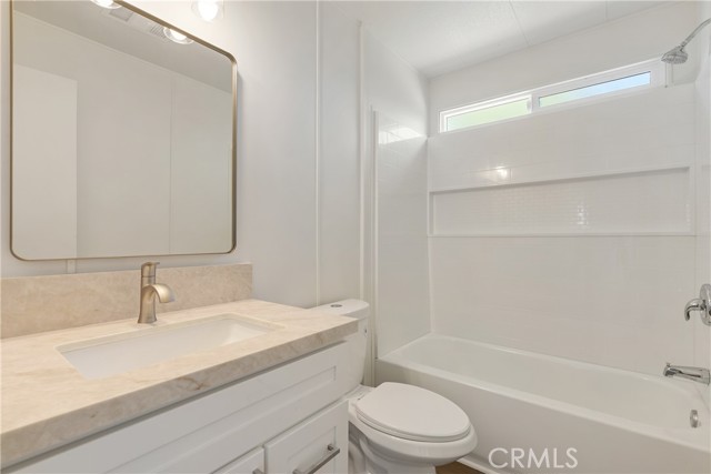 204 N La Paloma Avenue, San Jacinto CA: https://media.crmls.org/medias/6596b4e3-a4d6-497e-82c9-8d7c92809376.jpg