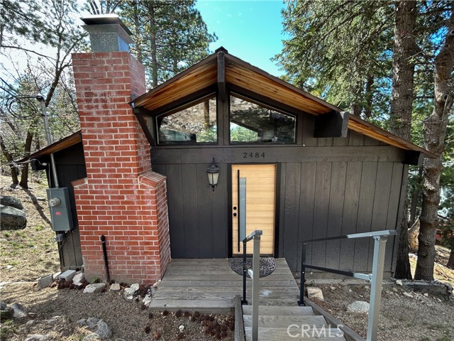 Detail Gallery Image 2 of 31 For 2484 Pine Dr, Running Springs,  CA 92382 - 2 Beds | 1 Baths