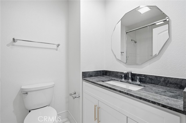 Detail Gallery Image 14 of 35 For 317 Rochester, Costa Mesa,  CA 92627 - 7 Beds | 6/1 Baths