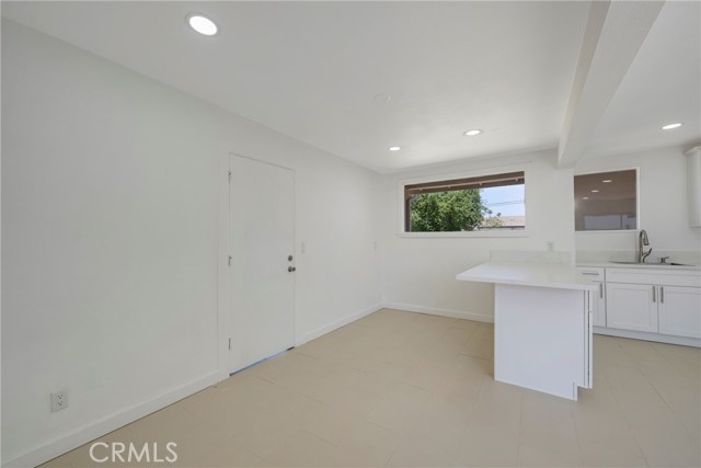 8888 Patrero Street, Riverside CA: https://media.crmls.org/medias/6598a249-4dc4-4542-b54e-c377f198b77c.jpg