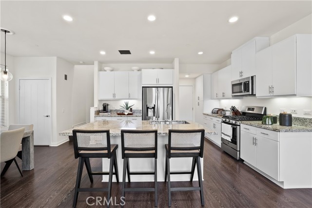 Detail Gallery Image 9 of 44 For 12 Prominence, Lake Forest,  CA 92630 - 3 Beds | 2/1 Baths