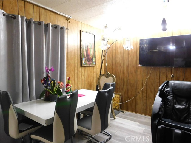 272 Desert Breeze Drive, California City CA: https://media.crmls.org/medias/659a6413-a43e-41bc-90e0-738ec76a2a68.jpg