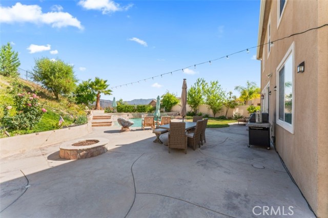 Detail Gallery Image 11 of 63 For 15520 Megan Dr, Canyon Country,  CA 91387 - 5 Beds | 4 Baths