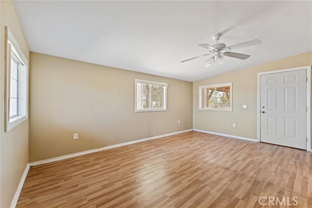 1729 W Avenue N8, Palmdale CA: https://media.crmls.org/medias/659bbdb2-a200-4022-aedd-994d4c28bd4c.jpg