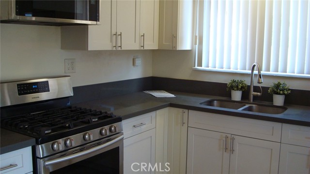 Detail Gallery Image 4 of 14 For 418 Allen, Glendale,  CA 91201 - – Beds | – Baths