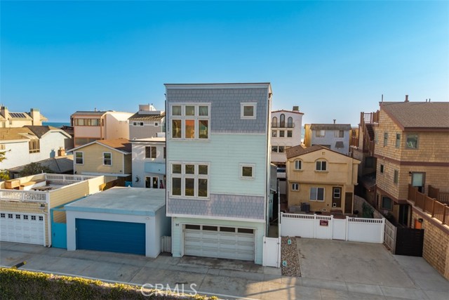 55 B Surfside Avenue, Surfside CA: https://media.crmls.org/medias/659c9c6e-3c3c-4580-8f41-76bd136e4933.jpg