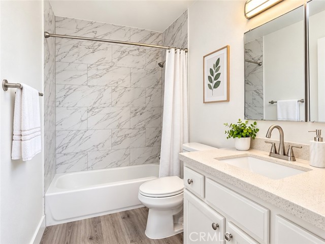 11657 Oxnard Street, 132 photo 27