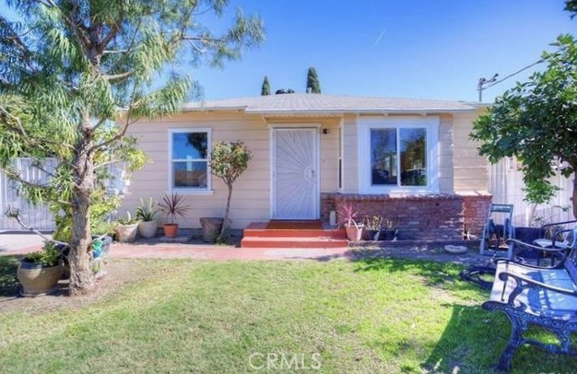238 Kellog Avenue Fullerton, California Welcome to Your Beautiful Home in Fullerton! This single family home features 3 bedrooms 1 bathroom, Entry introduces an ample living room w/ open kitchen. Fresh refinished wood flooring in living room and tile flooring in Kitchen. Newly installed windows all throughout, providing great insulation. Ceiling fans in every bedroom and central A.C. to keep cool! Backyard highlights a large covered and fully insulated patio. Abundant backyard space with easy maintenance. Only a couple miles away from schools, shopping centers & 91 & 5 freeway. Home won't last long!
