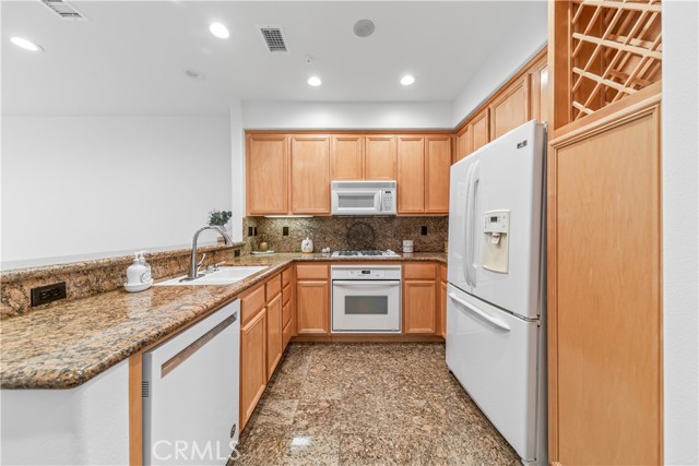 Detail Gallery Image 12 of 44 For 28456 Sassetta Way, Lake Forest,  CA 92679 - 2 Beds | 1 Baths