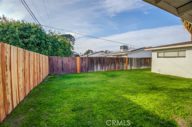 Detail Gallery Image 8 of 37 For 3801 Laverne Ave, Bakersfield,  CA 93309 - 3 Beds | 2/1 Baths