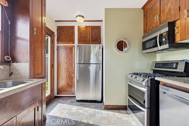 Detail Gallery Image 16 of 39 For 921 W 24th, San Pedro,  CA 90731 - 2 Beds | 1 Baths