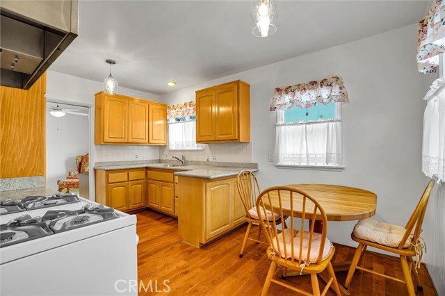 1486 W 186th Street, Gardena CA: https://media.crmls.org/medias/659dd42a-07a3-492b-ba47-0a1d06541bcd.jpg