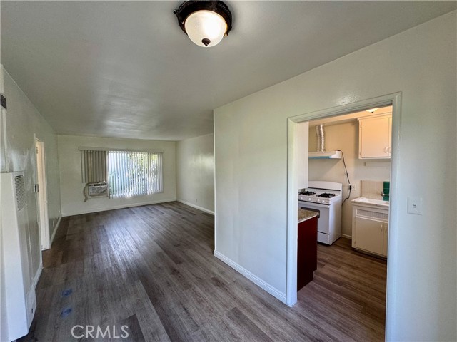 Detail Gallery Image 4 of 9 For 516 E Lomita Ave #3,  Glendale,  CA 91205 - 1 Beds | 1 Baths