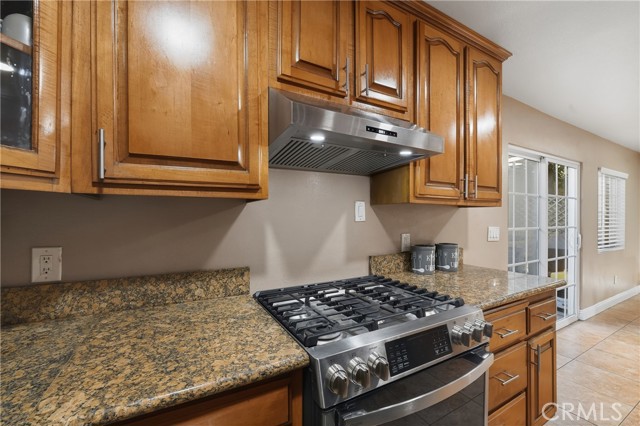 Detail Gallery Image 14 of 41 For 4505 Santa Ana #C,  Cudahy,  CA 90201 - 3 Beds | 3 Baths