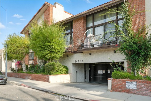 14937 Sherman Way, Van Nuys CA: https://media.crmls.org/medias/659e4565-1409-4b28-912f-9e3aa0876f0c.jpg