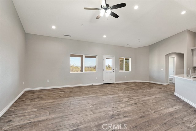 Detail Gallery Image 12 of 39 For 18702 Atlantic St, Hesperia,  CA 92345 - 4 Beds | 2/1 Baths