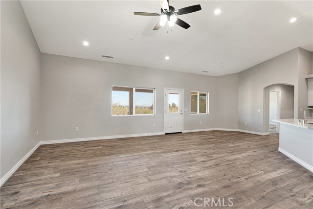 Detail Gallery Image 12 of 39 For 18702 Atlantic St, Hesperia,  CA 92345 - 4 Beds | 2/1 Baths