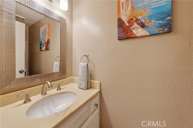 Detail Gallery Image 19 of 40 For 304 Molokai, Placentia,  CA 92870 - 2 Beds | 2/1 Baths