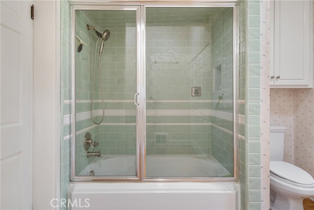 211 E Virginia Avenue, Glendora CA: https://media.crmls.org/medias/659f1708-9593-4dbd-a199-01e22735a67c.jpg