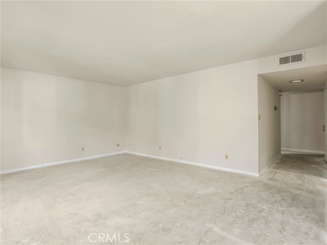 6724 Hillpark Drive, 302 photo 13
