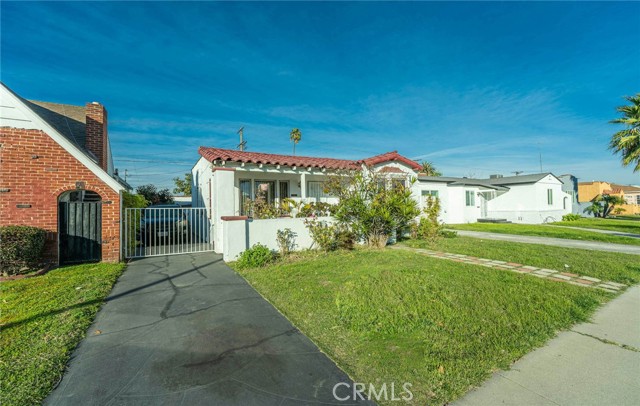 647 103rd Street, Los Angeles, California 90044, 2 Bedrooms Bedrooms, ,1 BathroomBathrooms,Single Family Residence,For Sale,103rd,DW23210231
