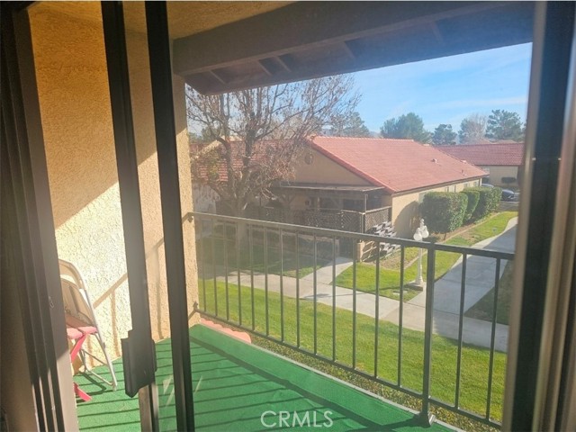 Detail Gallery Image 3 of 12 For 19045 Elm, Apple Valley,  CA 92308 - 2 Beds | 2 Baths