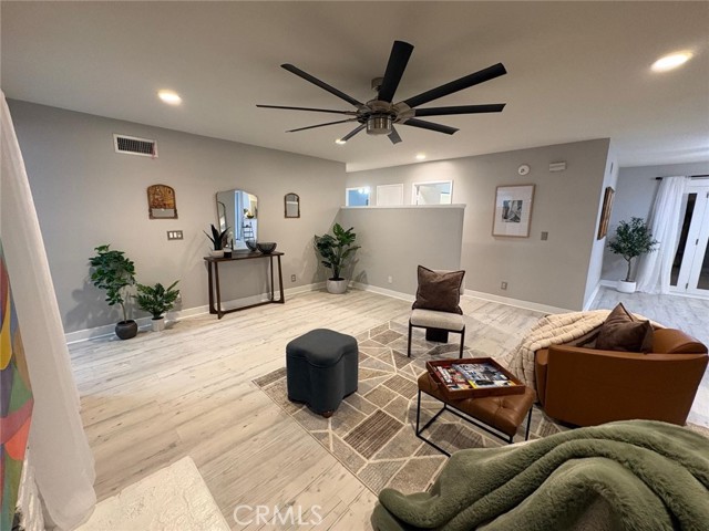 Detail Gallery Image 6 of 25 For 5410 W Davit Ave, Santa Ana,  CA 92704 - 4 Beds | 2 Baths