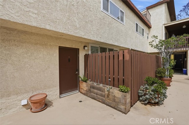 1747 Barry Avenue, Los Angeles CA: https://media.crmls.org/medias/65a01bba-ffe9-4e06-a22a-e3e807232d79.jpg